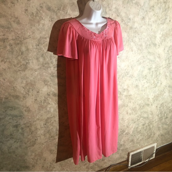 Miss Elaine Intimates & Sleepwear Miss Elaine Silky Smooth Flowing